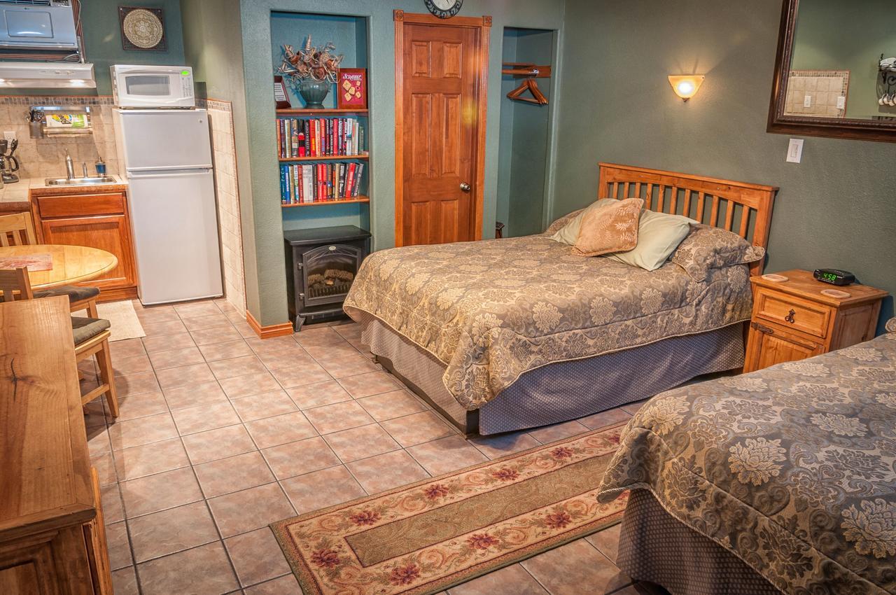 Holiday Lodge On Кениън Лейк Екстериор снимка